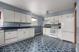 813 Powers Ave, Madison, WI 53714 - Photo 7