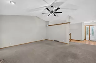 5701 N Ridge View Dr, Janesville, WI 53548 - Photo 7