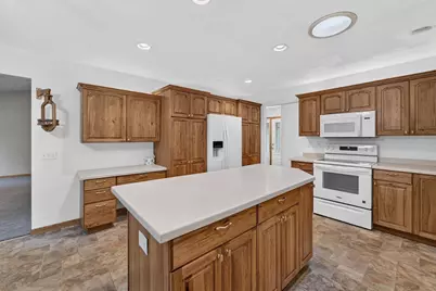 5701 N Ridge View Drive, Janesville, WI 53548 - Photo 9