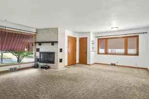 129 N 90th St, Milwaukee, WI 53226 - Photo 7