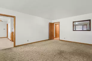 129 N 90th St, Milwaukee, WI 53226 - Photo 5