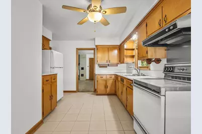 129 N 90th Street, Milwaukee, WI 53226 - Photo 11