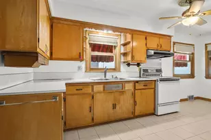 129 N 90th St, Milwaukee, WI 53226 - Photo 9