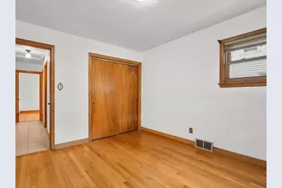 129 N 90th Street, Milwaukee, WI 53226 - Photo 17
