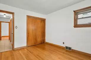 129 N 90th St, Milwaukee, WI 53226 - Photo 17