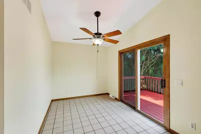 5009 Sycamore Avenue, Madison, WI 53704 - Photo 9