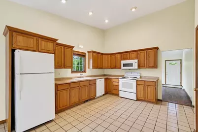 5009 Sycamore Avenue, Madison, WI 53704 - Photo 7