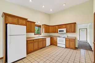 5009 Sycamore Ave, Madison, WI 53704 - Photo 7