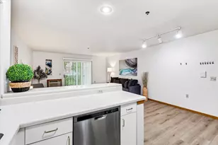 201 Kearney Way, Waunakee, WI 53597 - Photo 11