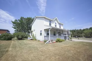 927 Lone Tree Ln, Prairie Du Sac, WI 53578 - Photo 9