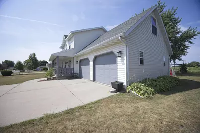 927 Lone Tree Lane, Prairie Du Sac, WI 53578 - Photo 3