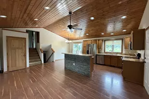 912 21st St, Prairie Du Sac, WI 53578 - Photo 5