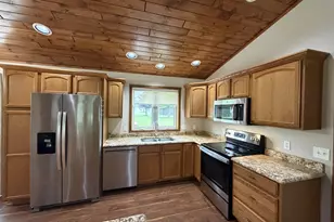 912 21st St, Prairie Du Sac, WI 53578 - Photo 7