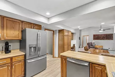 712 N Wuthering Hills Drive, Janesville, WI 53546 - Photo 9