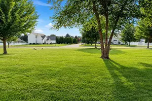 2548 Edgewood Dr, Beloit, WI 53511 - Photo 19