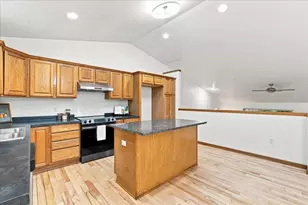 2880 Crinkle Root Dr, Fitchburg, WI 53711 - Photo 9