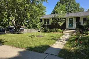 902 Moorland Rd, Madison, WI 53713 - Photo 3