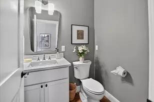 906 Travis Larson Ct, Waunakee, WI 53597 - Photo 11