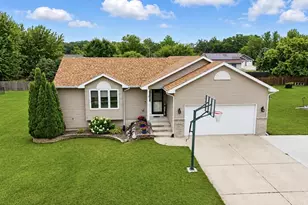 612 Birdie Ln, Poynette, WI 53955 - Photo 1
