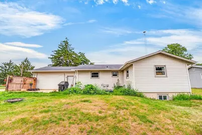 106 E 3rd Avenue, Brodhead, WI 53520 - Photo 9