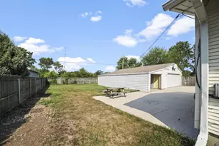 2348 Pioneer Dr, Beloit, WI 53511 - Photo 39