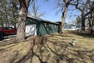 122 Falling Creek Cir, Janesville, WI 53548 - Photo 7