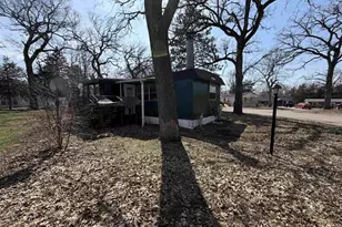 122 Falling Creek Cir, Janesville, WI 53548 - Photo 5
