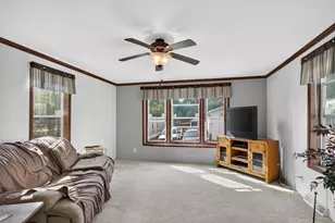 889 Norman Dr, Stoughton, WI 53589 - Photo 5