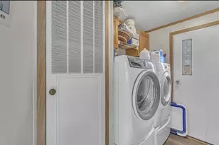 33 S Hiawatha Cir, Sheboygan, WI 53081 - Photo 17