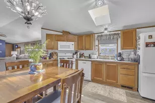 33 S Hiawatha Cir, Sheboygan, WI 53081 - Photo 9