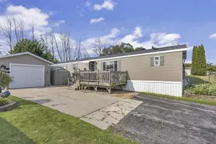 33 S Hiawatha Cir, Sheboygan, WI 53081 - Photo 19