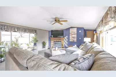 33 S Hiawatha Circle #33, Sheboygan, WI 53081 - Photo 5