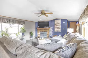 33 S Hiawatha Cir, Sheboygan, WI 53081 - Photo 5