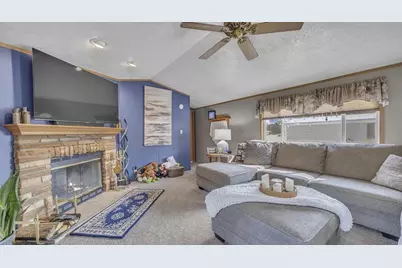 33 S Hiawatha Circle #33, Sheboygan, WI 53081 - Photo 3