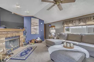 33 S Hiawatha Cir, Sheboygan, WI 53081 - Photo 3