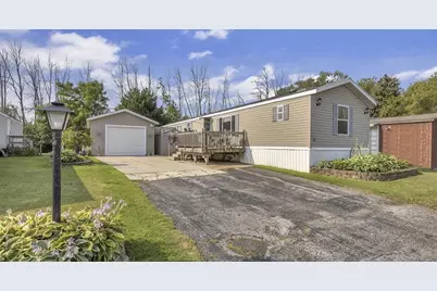 33 S Hiawatha Circle #33, Sheboygan, WI 53081 - Photo 1