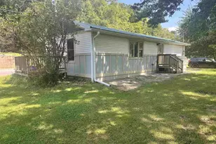 349 Spring St, Lynxville, WI 54626 - Photo 3