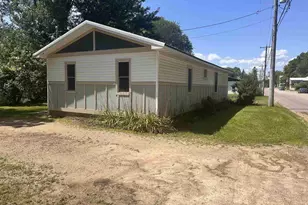 349 Spring St, Lynxville, WI 54626 - Photo 5