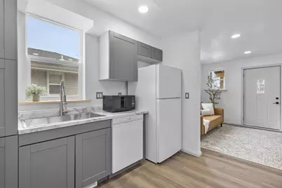 1317 Everett Street, Madison, WI 53704 - Photo 9