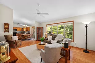 916 Forest View Dr, Verona, WI 53593 - Photo 11