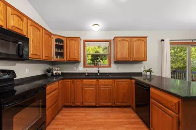 916 Forest View Drive, Verona, WI 53593 - Photo 15