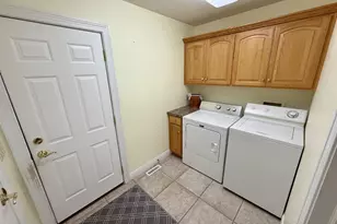 9110 Waterside St, Madison, WI 53562 - Photo 7