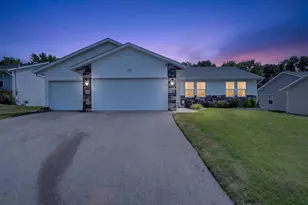 3150 Emerald Dr, Janesville, WI 53546 - Photo 1