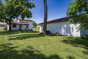 606 Bluff St, Necedah, WI 54646 - Photo 3