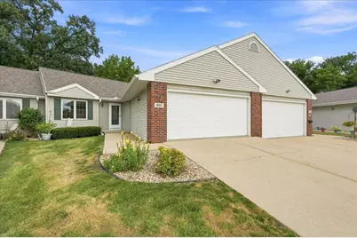 615 Kensington Square, Stoughton, WI 53589 - Photo 3