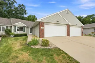 615 Kensington Square, Stoughton, WI 53589 - Photo 3