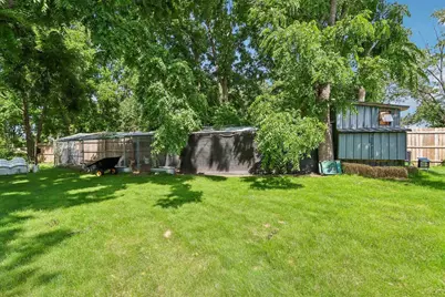 2400 W Avalon Road, Janesville, WI 53546 - Photo 9