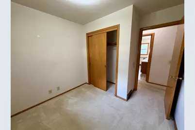2122 N Hawthorne Park Drive, Janesville, WI 53545 - Photo 19