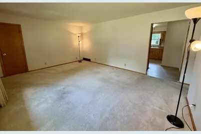 2122 N Hawthorne Park Drive, Janesville, WI 53545 - Photo 7