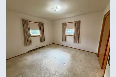 2122 N Hawthorne Park Drive, Janesville, WI 53545 - Photo 13